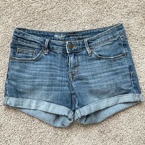 Mid rise shorts